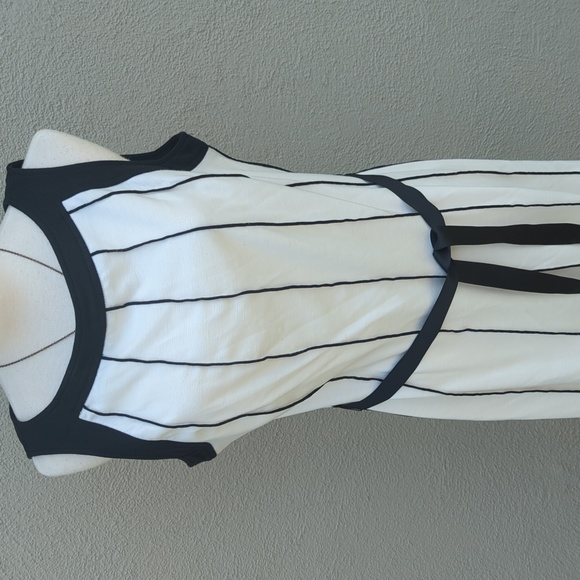 Dress - Picture 2 of 5